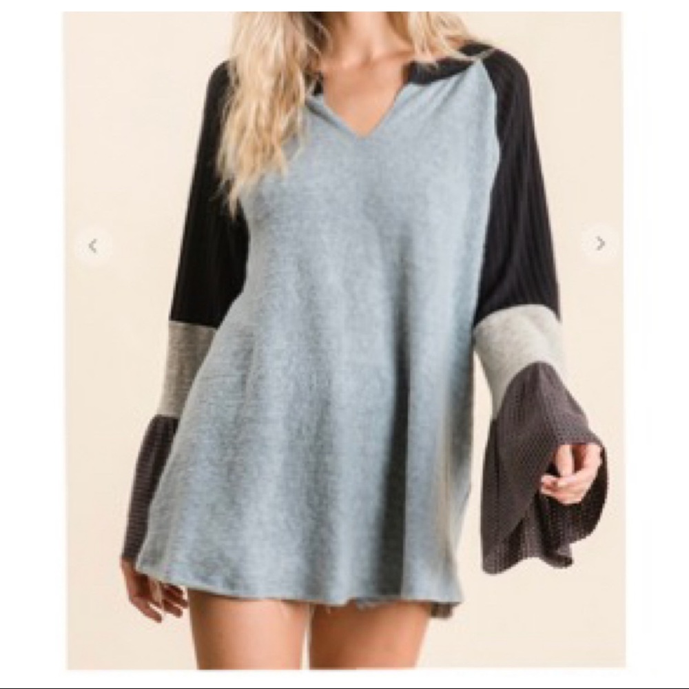 ✨LAST ONE✨BOHO COLOR BLOCK BELL SLEEVES TOP - Picture 3 of 9